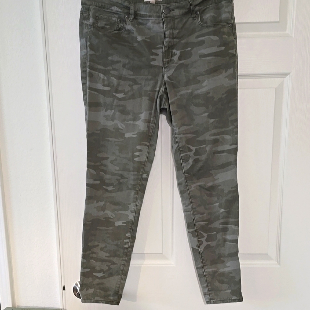 Camo Print Skinny Jeans